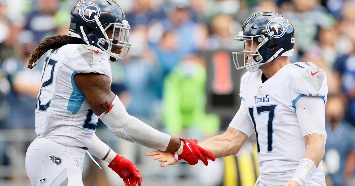 Derrick Henry, Ryan Tannehill lead Tennessee Titans past Green Bay