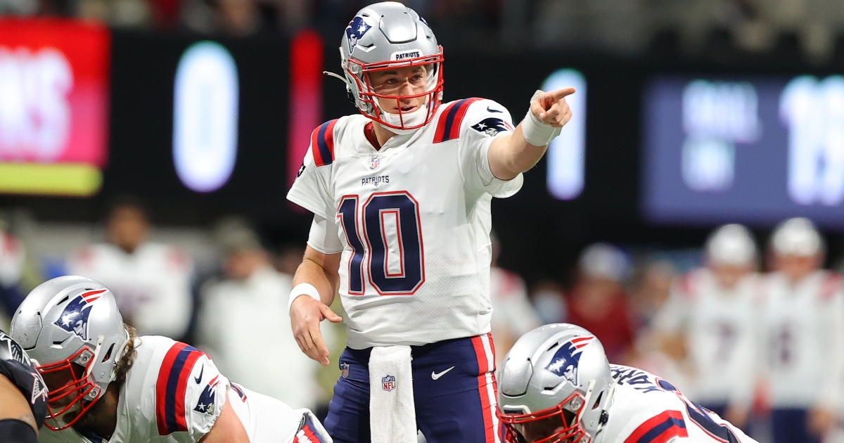 Patriots' Mac Jones plans to stay in New England for offseason, focus on  'ways to be a better quarterback' 