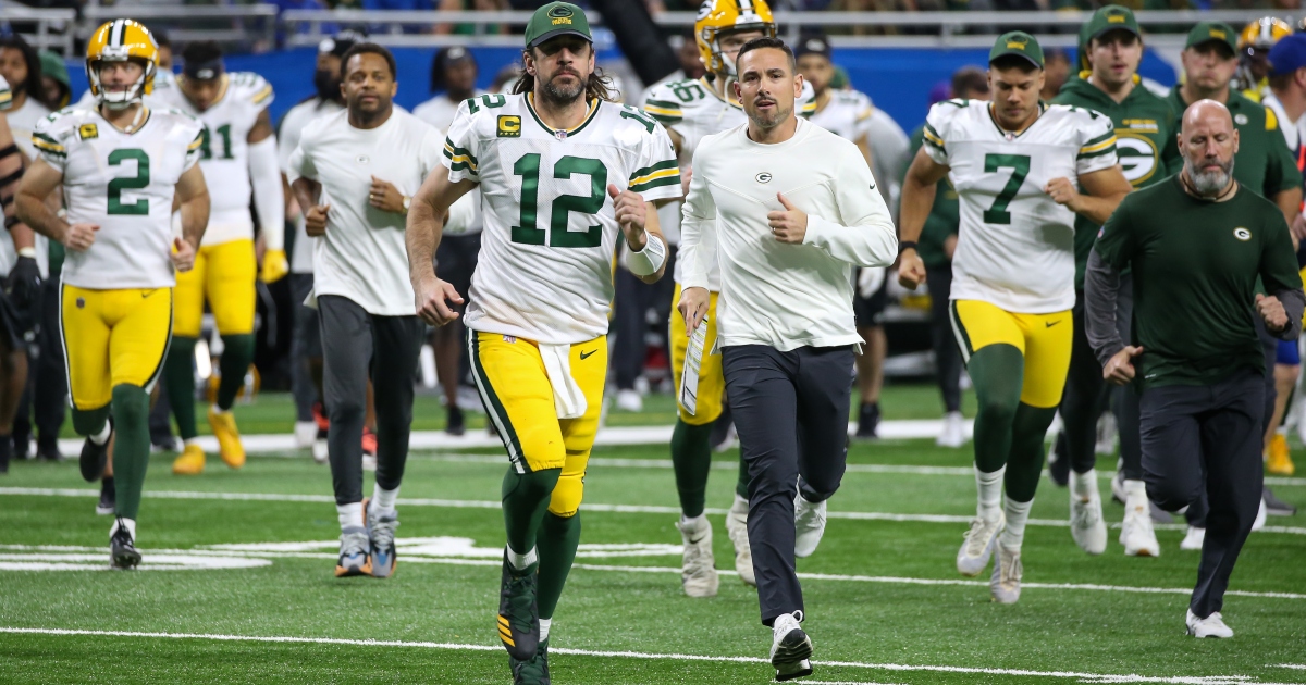 Aaron Rodgers enters uncertain offseason after short postseason