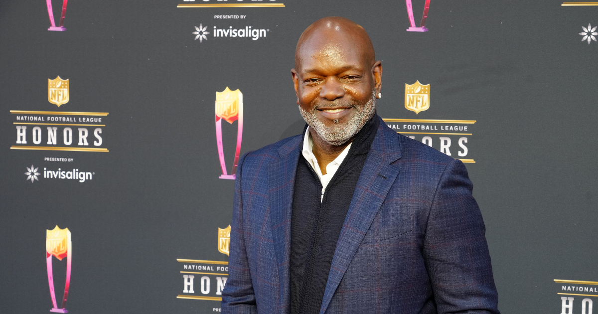 NFL legend Emmitt Smith hits out at Dallas Cowboys after Ezekiel