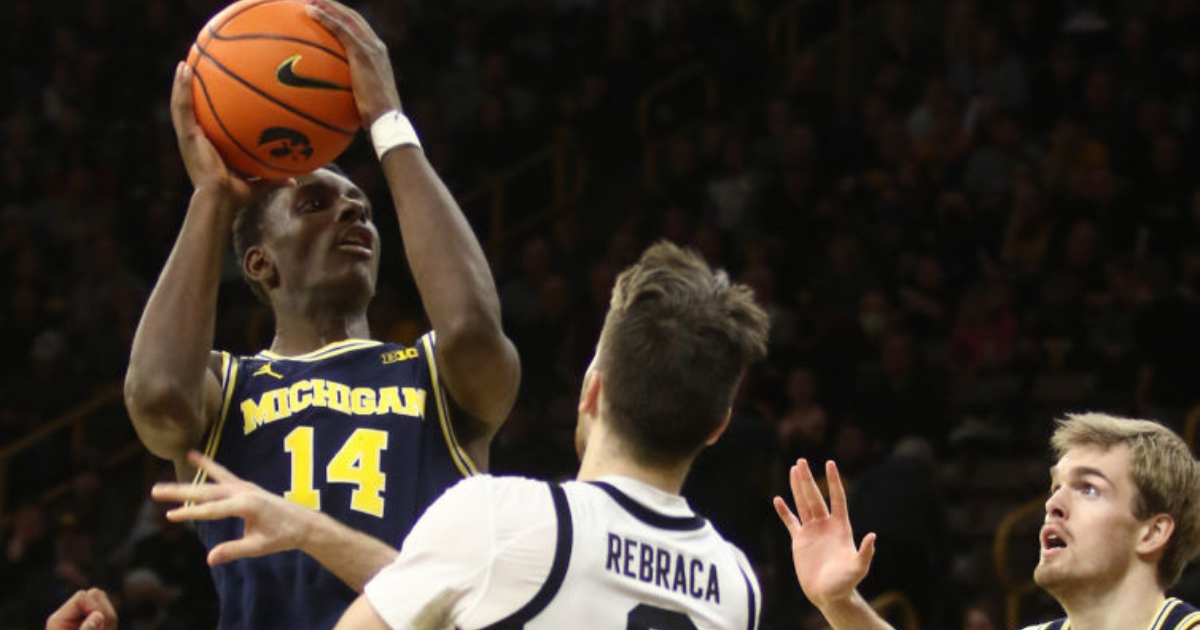 Michigan Basketball Scores Big Victory At Iowa, 84-79