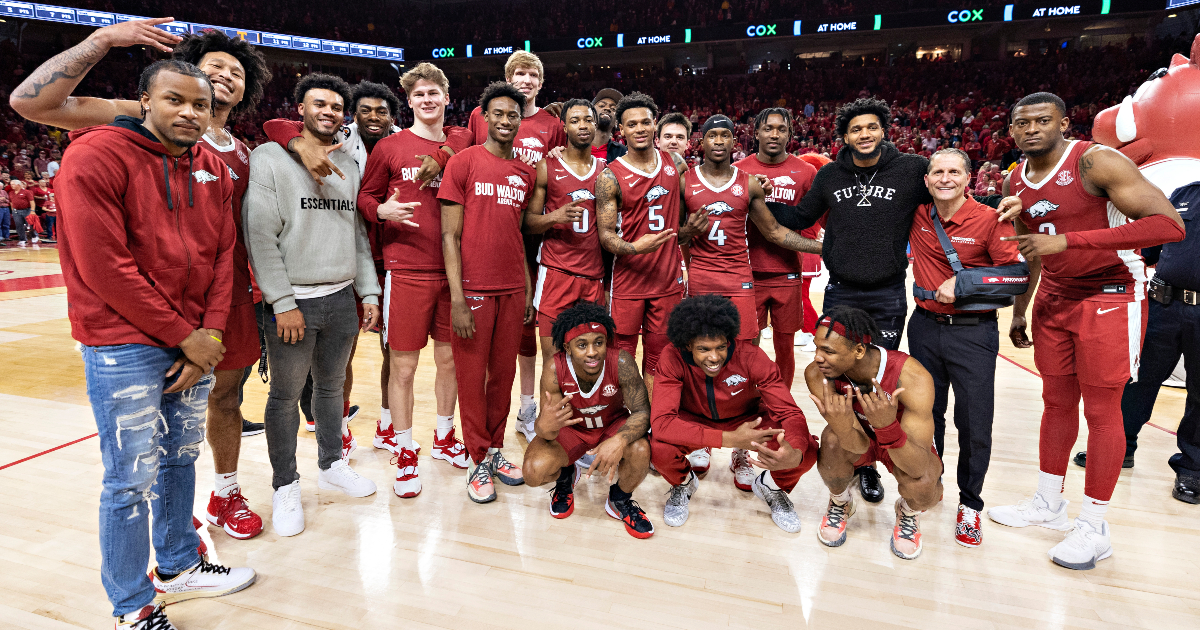 WATCH: Pro Hogs Return to Bud Walton