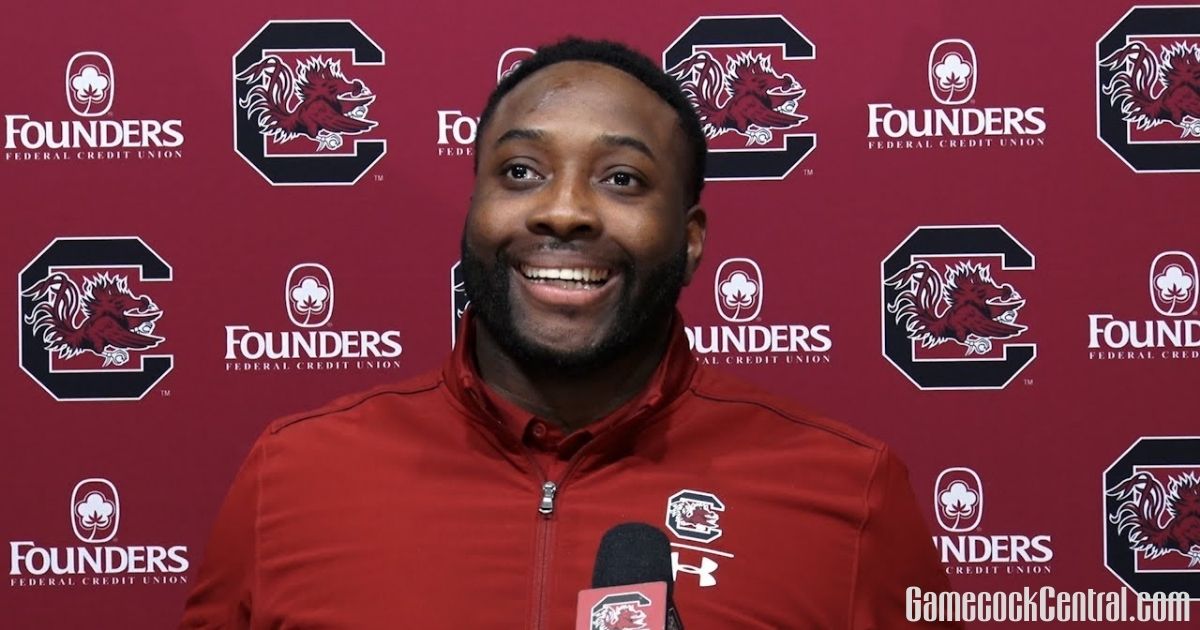 Intriguing pass rusher adds South Carolina offer