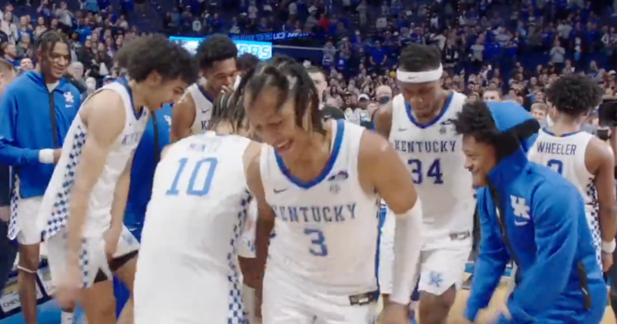 WATCH Kentucky players thank fans after Senior Night win, Griddy off the court On3