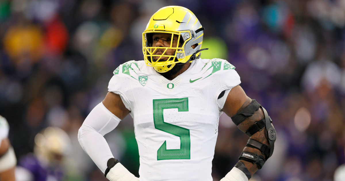 Oregon DE Kayvon Thibodeaux runs 40-yard dash