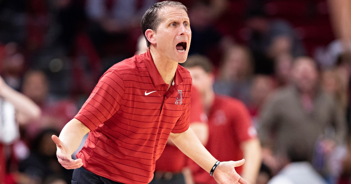 Eric Musselman goes viral for ripping shirt off after Arkansas