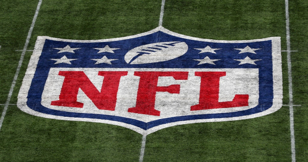 NFL sets 2022 salary cap, reveals franchise tag number by position On3