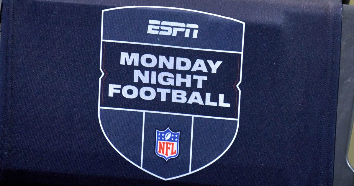 Joe Buck Leaves Fox Sports For ESPN Monday Night Football – The Hollywood  Reporter