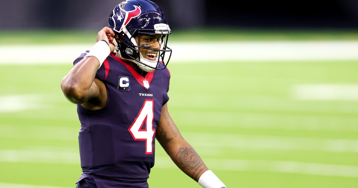 Carolina Panthers' Cam Newton takes picture with Clemson's Deshaun Watson  before game 