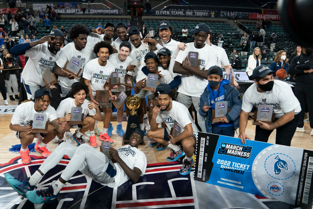 Bio Blast Saint Peter's Peacocks On3