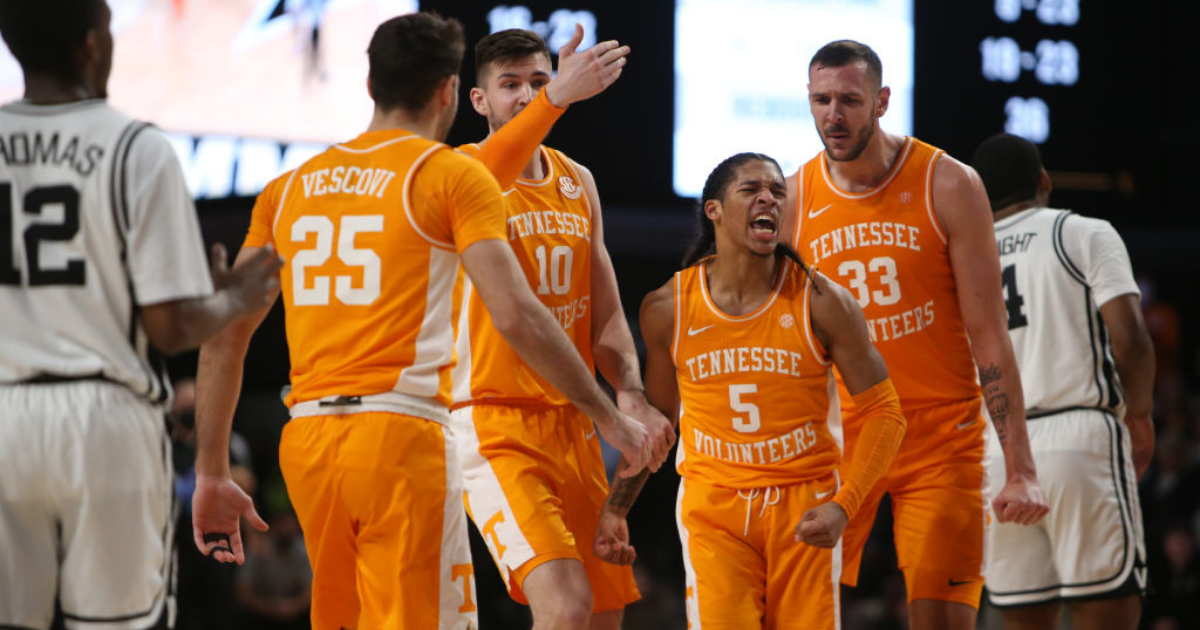 Michigan vs. Tennessee NCAA Tournament odds, final score predictions