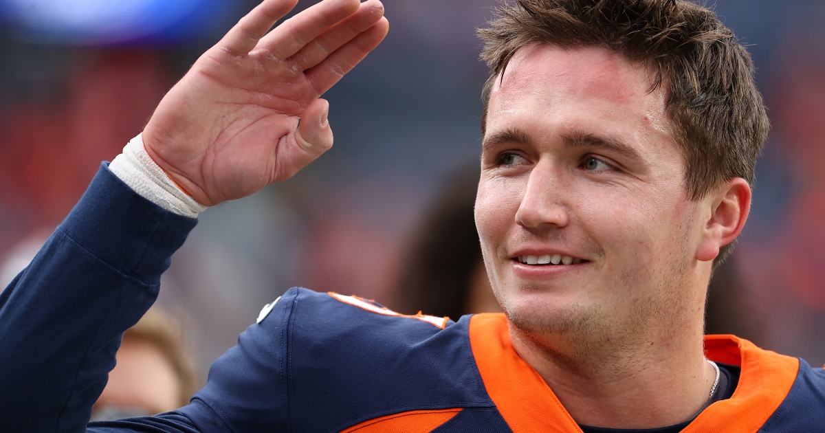 Drew Lock Changes Seahawks Jersey Number Out of 'Utmost Respect' for  Russell Wilson - Sports Illustrated Mile High Huddle: Denver Broncos News,  Analysis and More