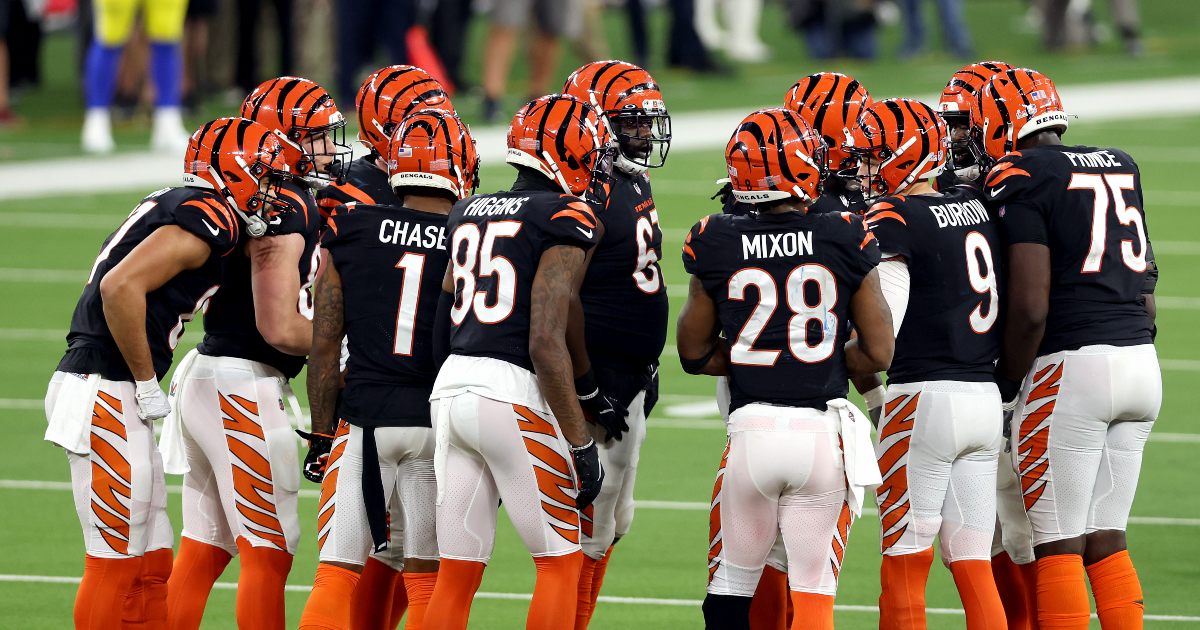 Joe Burrow helps Cincinnati Bengals unveil new uniforms