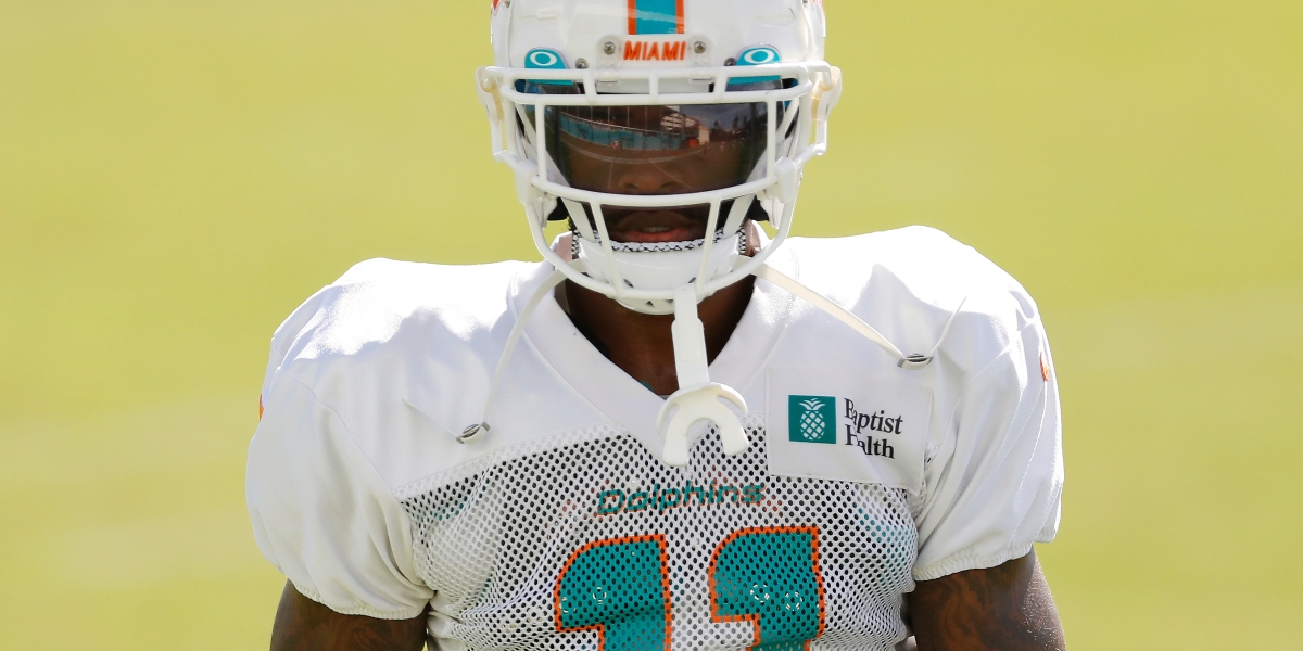 Patriots acquire WR DeVante Parker in trade with Miami Dolphins