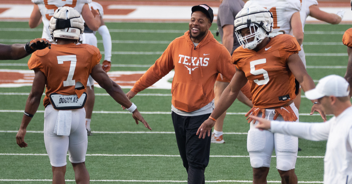 Texas running backs coach Tashard Choice does it again