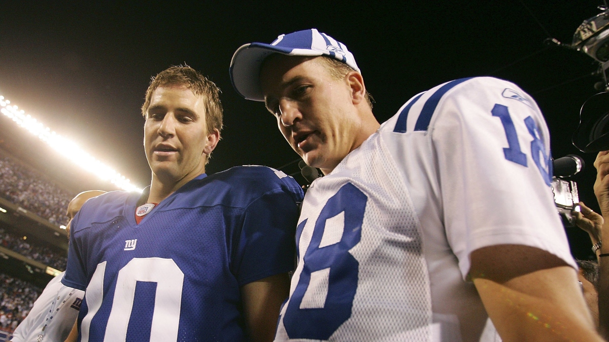 What Peyton and Eli Manning told the 2022 Notre Dame football team