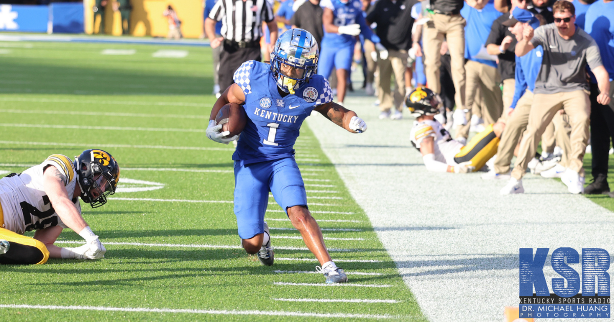 Wide receiver Wan'Dale Robinson runs an official 4.44-second 40-yard dash  at the 2022 NFL Scouting Combine