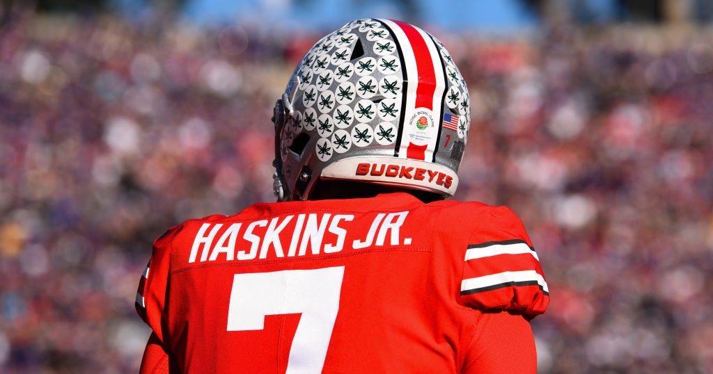 Ohio State, and players, honor Dwayne Haskins at their spring game