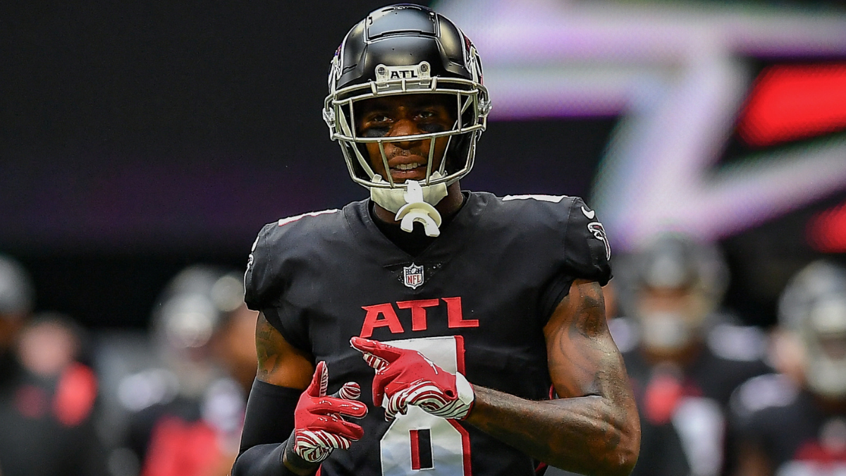 Atlanta Falcons tight end Kyle Pitts (8) is tackled by Cincinnati