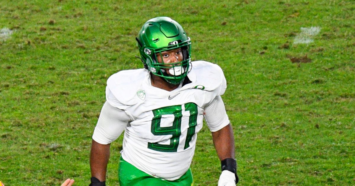 Oregon Ducks Defensive Lineman Enters Transfer Portal - On3