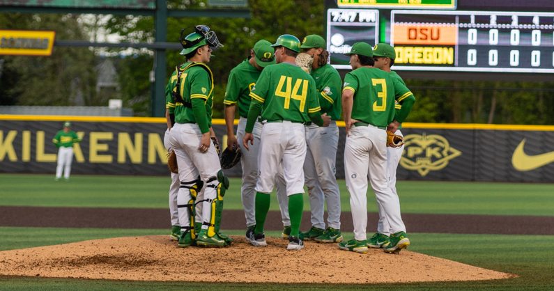 No. 22 Oregon baseball drops opening game of Pac-12 tournament - On3