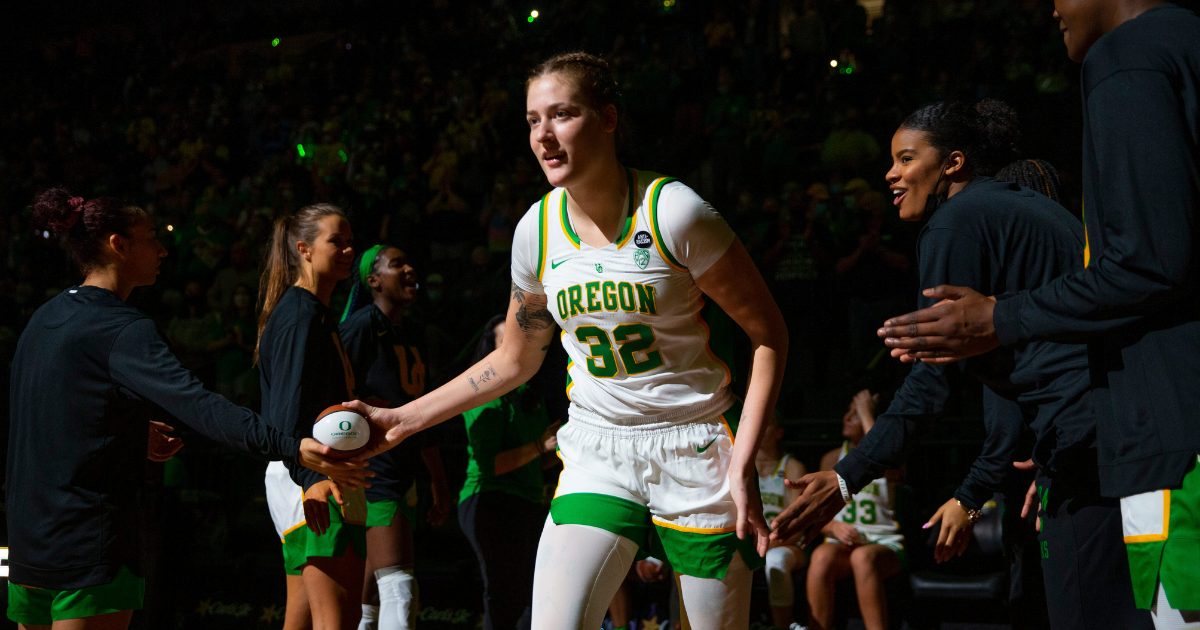 oregon-star-sedona-prince-throws-out-fir