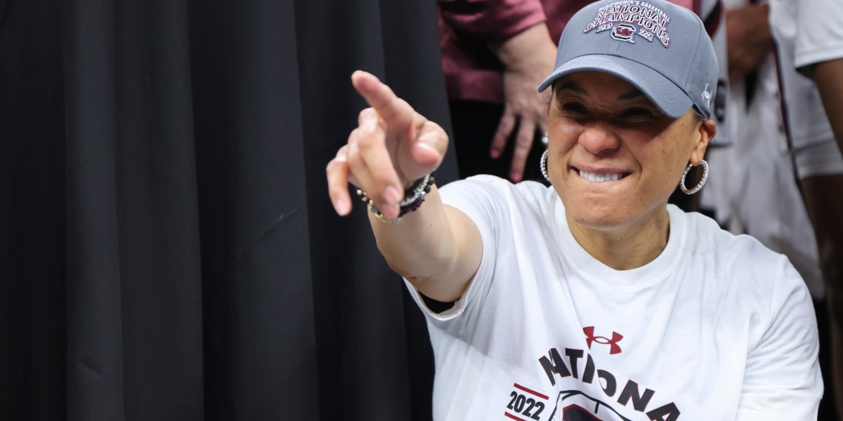 On Her Turf on X: Dawn Staley coming in HOT with this fit 🔥🔥🔥 @ dawnstaley