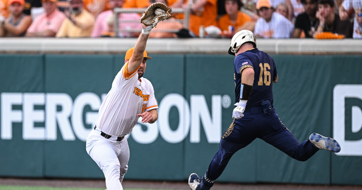 Tennessee routs Notre Dame 12-4 to force deciding third game