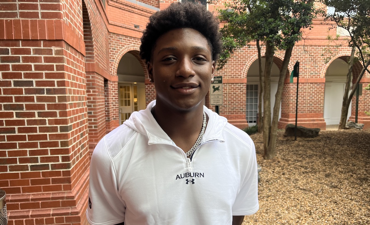 4-star TE commitment Jelani Thurman visits Auburn, again