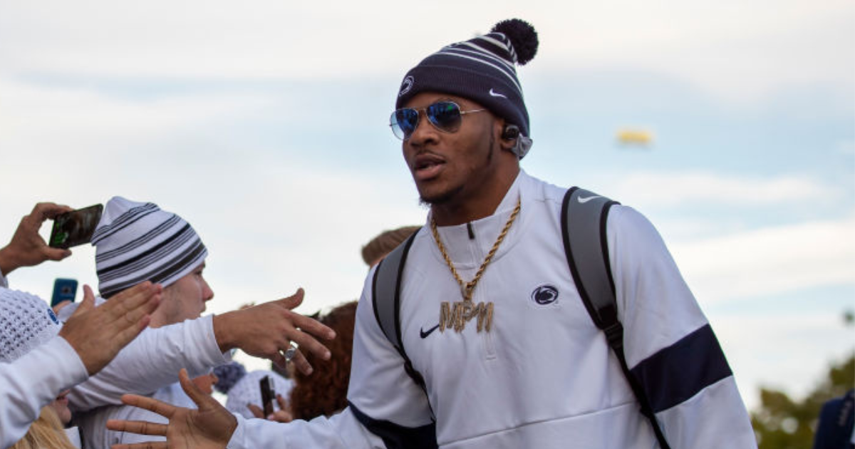 Micah Parsons receives the Key to the City of Harrisburg 