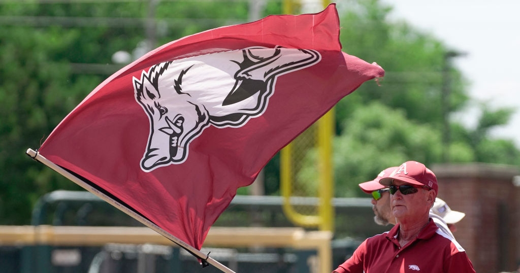 Arkansas pitcher Zack Morris enters transfer portal