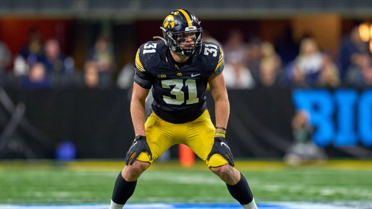 Iowa Football: Jack Campbell tops PFF's NFL draft linebacker rankings