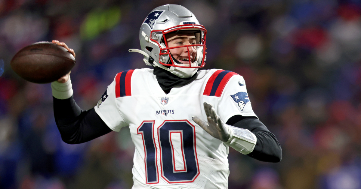 Patriots QB Mac Jones injury news: ESPN reports high ankle sprain