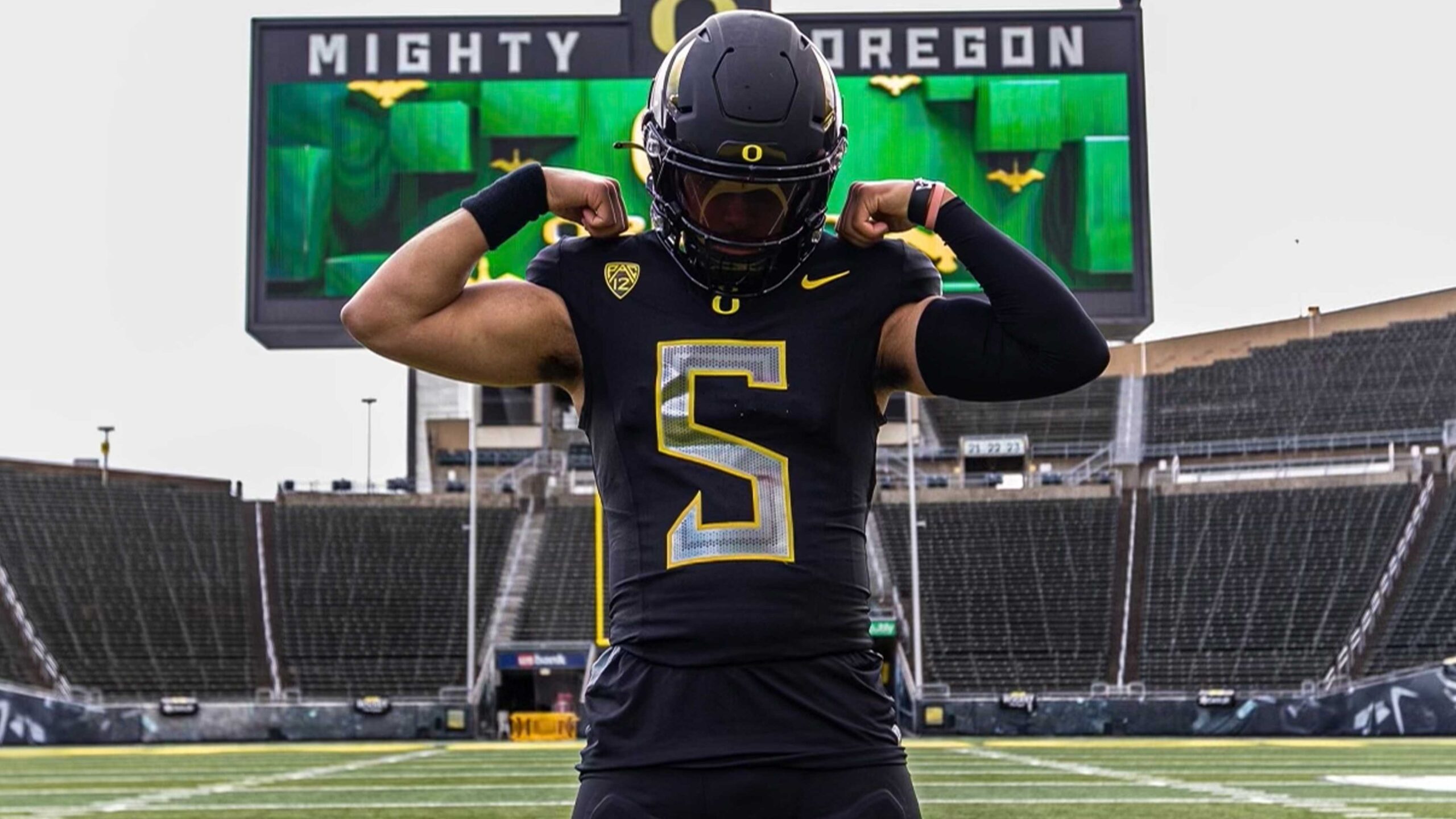 Watch Dante Moore Commits to Oregon on SportsCenter On3