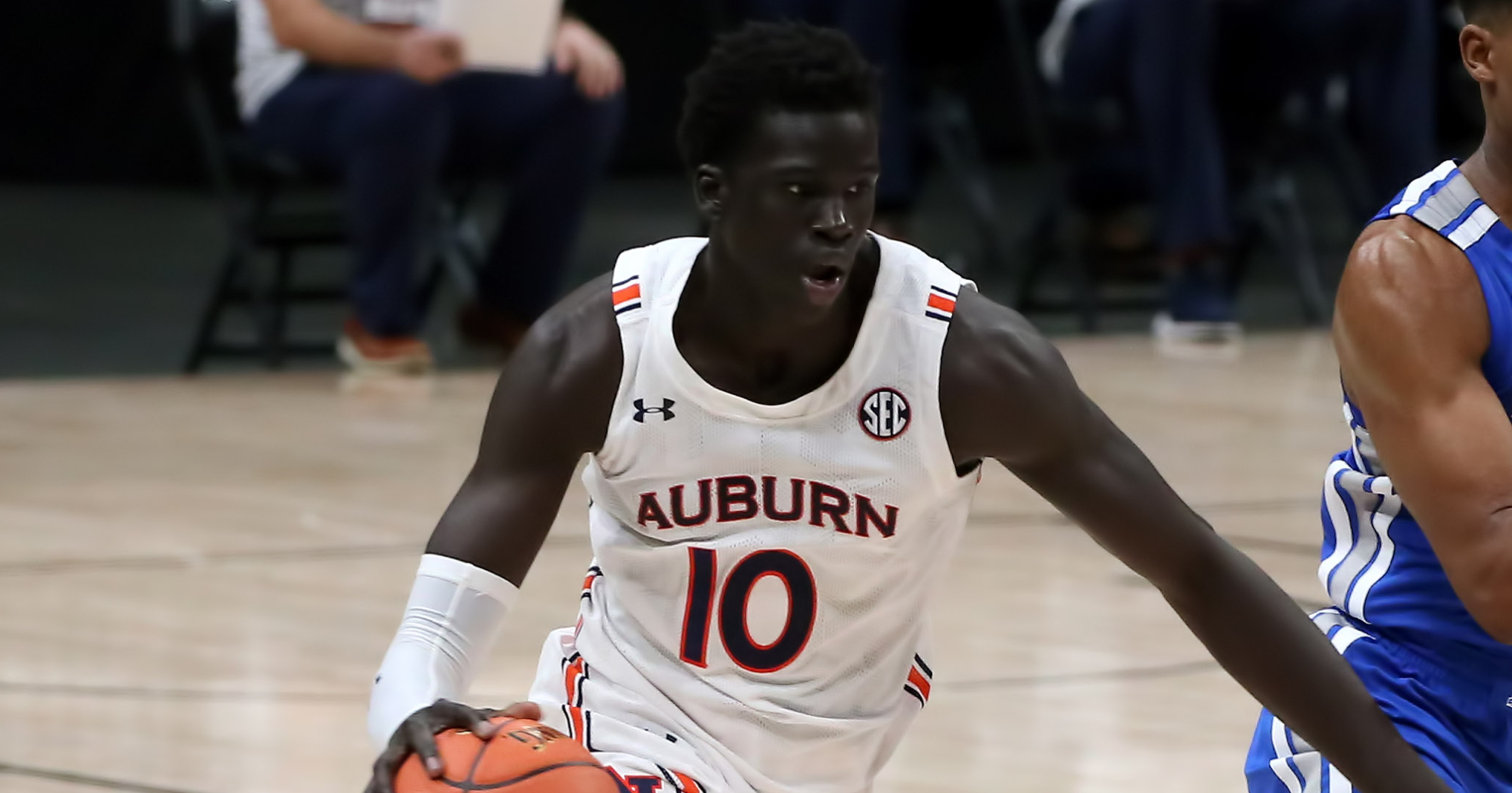What the Charlotte Hornets are getting in Auburn basketball forward J.T.  Thor