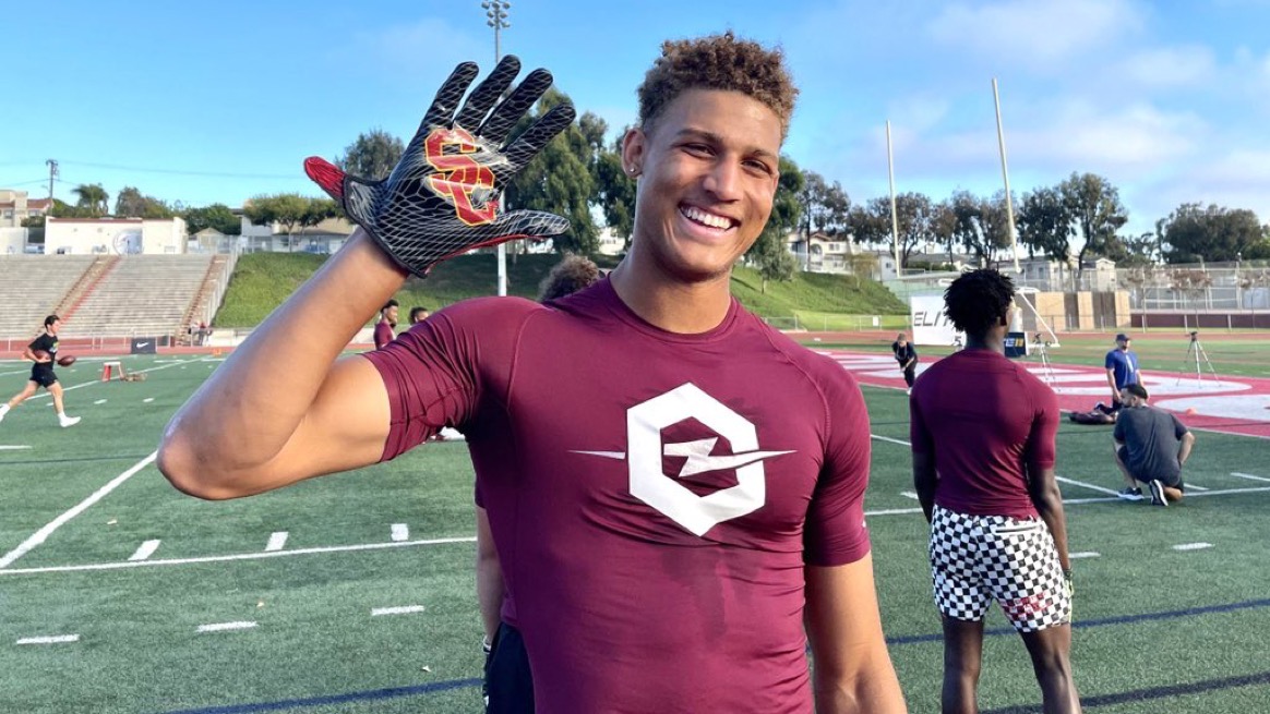 5-Star Tight End & Center Fielder Duce Robinson Commits to USC