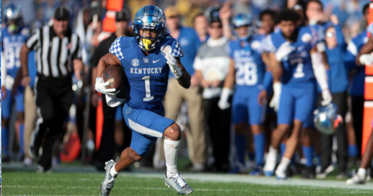 Kentucky Football - Wan'Dale Robinson in … (@nygiants) BLUE