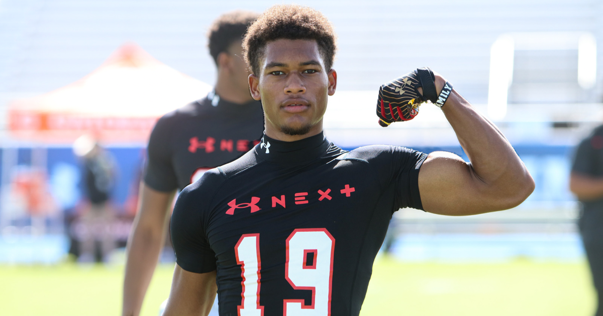 Noble Johnson Receiver from Texas officially signs with Clemson