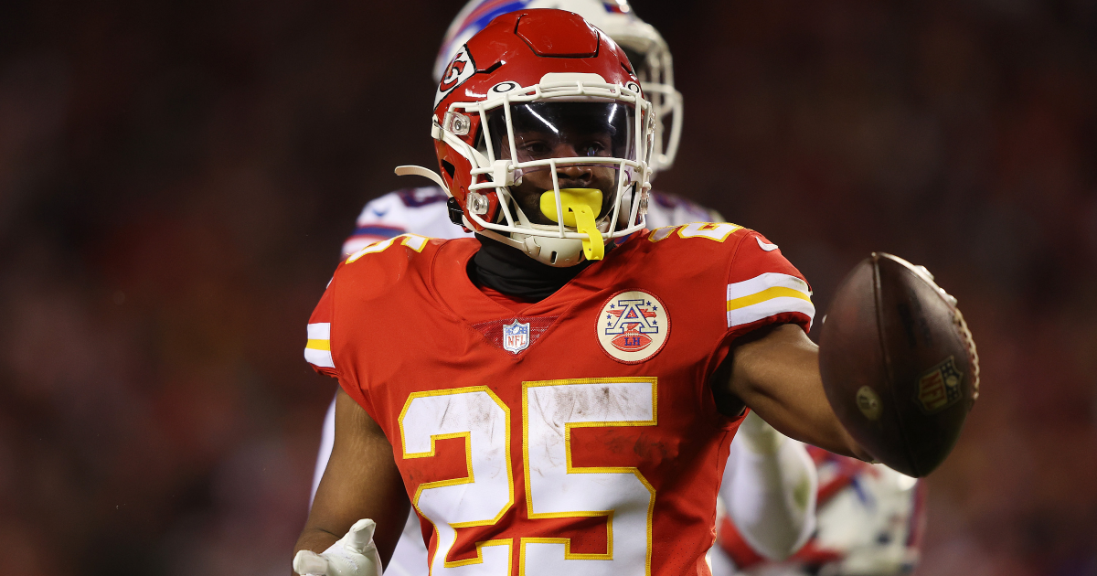 Kansas City Chiefs' Clyde Edwards-Helaire to miss multiple weeks with MCL  sprain 