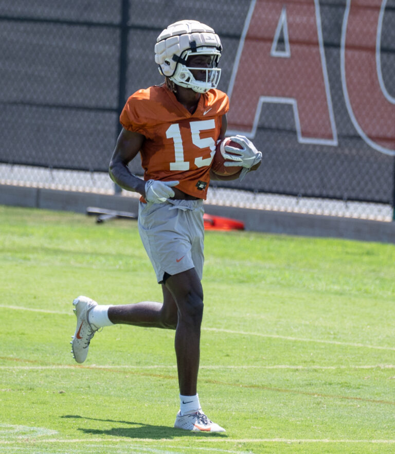 ut_fall_camp_08_04_22-8040371-768x883.jp