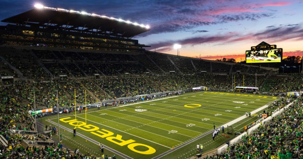 Where does Oregon football rank in preseason USA Today Coaches Poll?