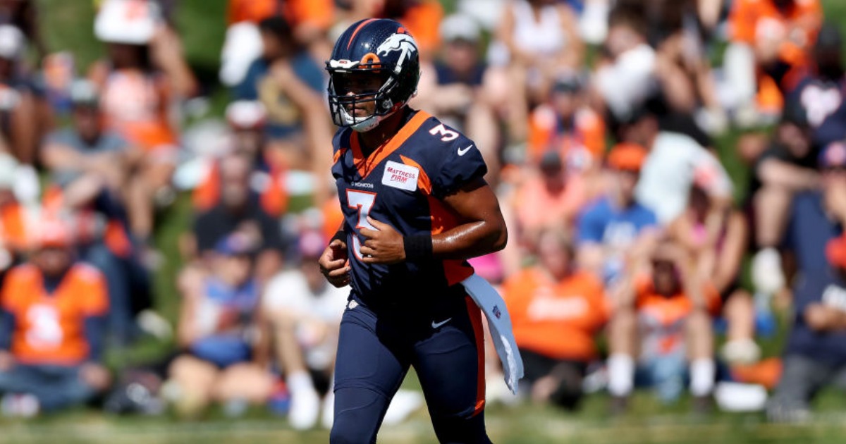 Report: Broncos fear QB Russell Wilson will miss time