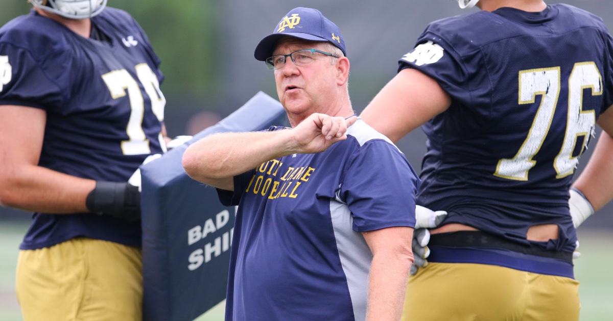 Notre Dame Ol Coach Harry Hiestand Announces Retirement 3816