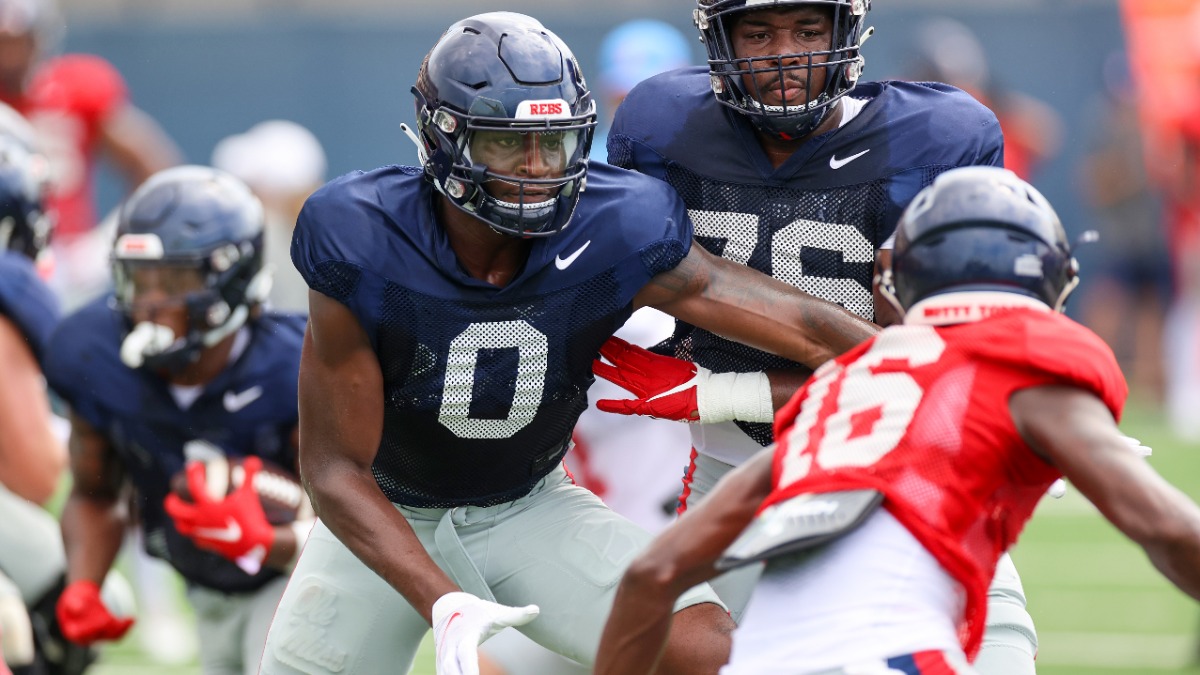 Michael Trigg and the Ole Miss passcatchers (PHOTOS)