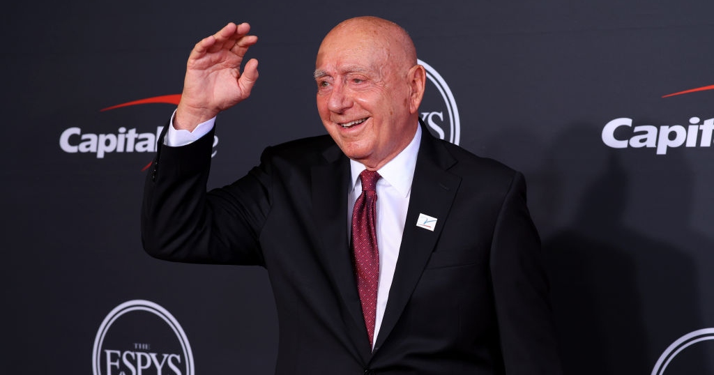 Dick Vitale Gala raises record $12.4 million for V Foundation, Rick Barnes earns Spirit Award