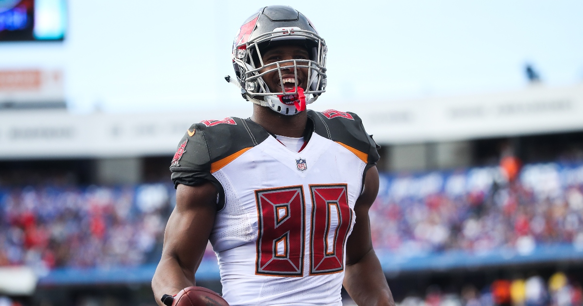 Tight end OJ Howard expected to sign with Cincinnati Bengals