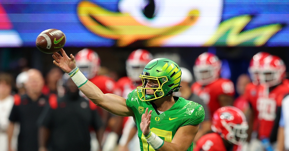 Oregon Football: Dan Lanning Sticking With Bo Nix as Starting