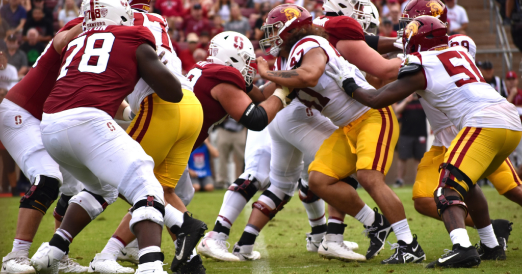 usc-moves-up-in-latest-ap-and-coaches-polls