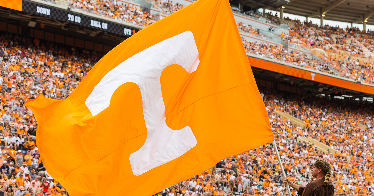 Vols, Tennessee Helmet Car Flag