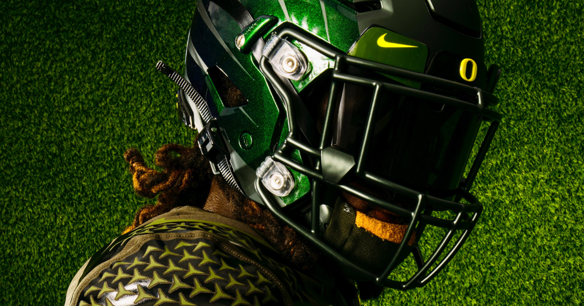 Oregon Reveals 'Nightmare Green' Uniforms for Black-Out Game vs
